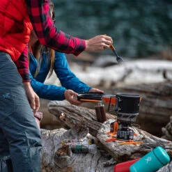 Jetboil MiniMo Cooking System - Carbon -Camping Discounter 1090953 insitu02