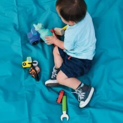 Klean Kanteen Kids Sippy Cup 335ml - Shark -Camping Discounter 2019 K12CSIPPY BB BoyWithToys sippy bottle lifestyle