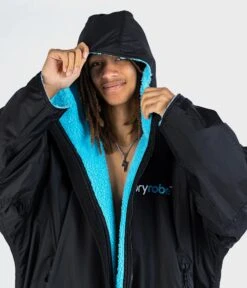 Dryrobe Advance Long Sleeve BLACK BLUE - RECYCLED -Camping Discounter Black Blue 4 2024x2024 f9179bbb f9fc 498e 95ca 6b6bb210dec9