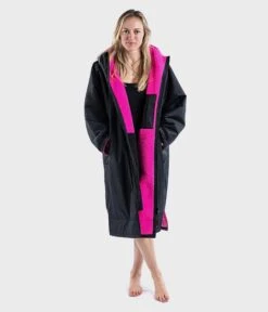 Dryrobe Advance Long Sleeve BLACK PINK - RECYCLED -Camping Discounter Black Pink 3 2024x2024 2748d319 6cbc 499a ada4 9cc4853d27a9