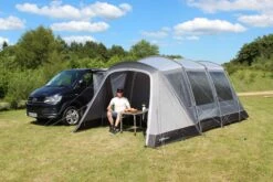 Cayman Curl XLE F/G Low Drive Away Awning -Camping Discounter CaymanCurlXLEwPorchDoor2