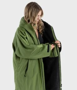 Dryrobe Advance Long Sleeve FOREST GREEN BLACK - RECYCLED -Camping Discounter Forest Green 3 2024x2024 c80f5dae 5deb 4c48 9f80 f6d798df5b19