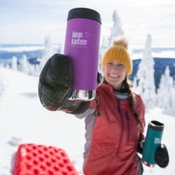 Klean Kanteen Insulated TK Wide With Café Cap 355ml - Brushed Steel -Camping Discounter K12TKWPCC BB LS snow closeup lifestyle ea727c90 b1ca 45dc 9b96 204fdd194360