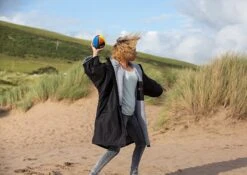 Dryrobe Advance Kids Short Sleeve BLACK BLUE -Camping Discounter KIDS BEACH DRYROBE 176 09e98dbf 1e9d 4f2b 99f2 f026a29d85f7 2024x2024 2