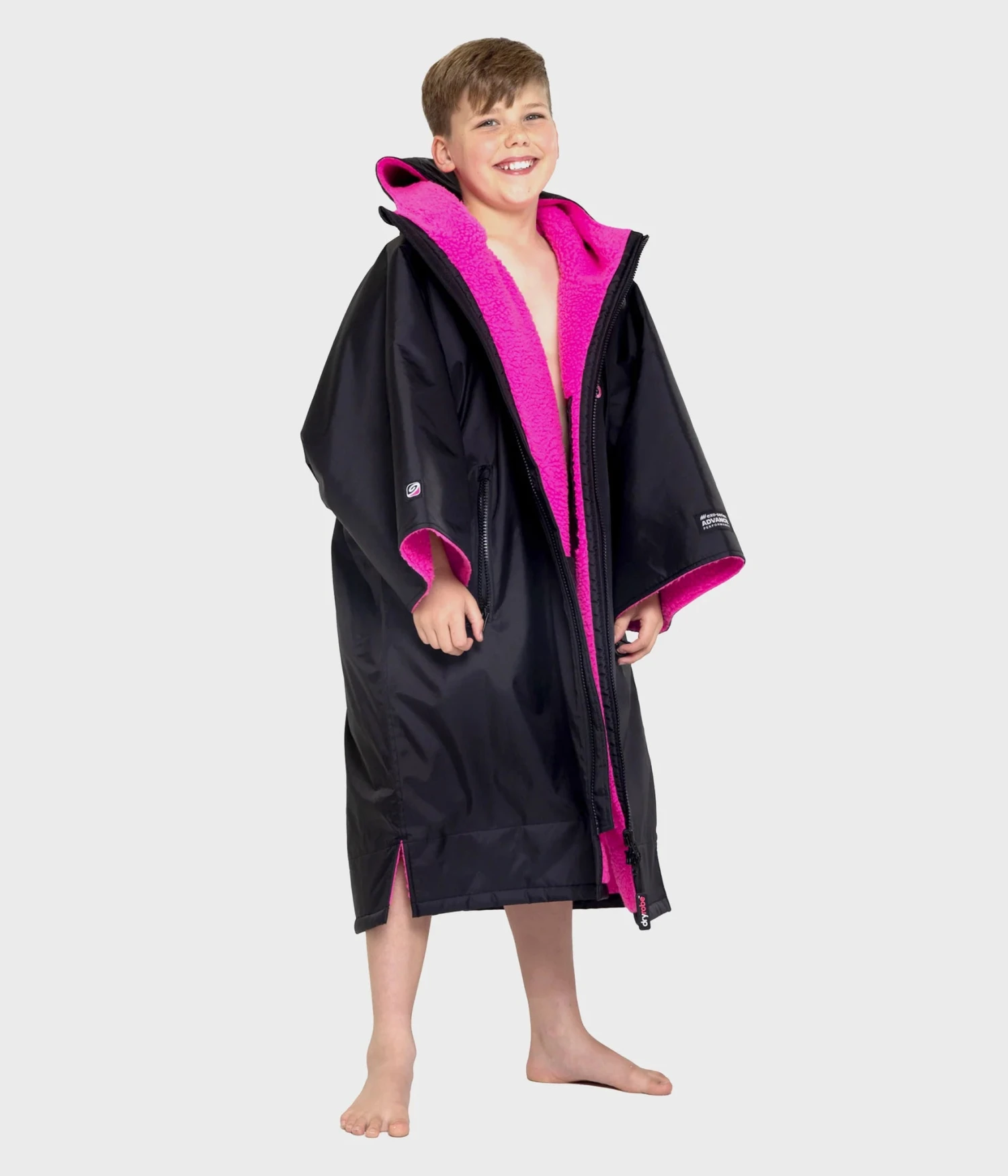 Dryrobe Advance Kids Short Sleeve BLACK PINK 2 Dryrobe Advance Kids Short Sleeve BLACK PINK - Image 2