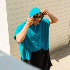 Osprey Hooded Changing Towel -Camping Discounter SU4035 osprey hooded poncho Z 02